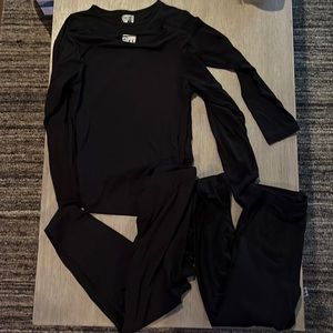 32 degrees heat thermals long sleep top and pants. 2 sets size medium kids.